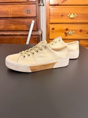 Canvas Lace-Up Flats in Light Beige